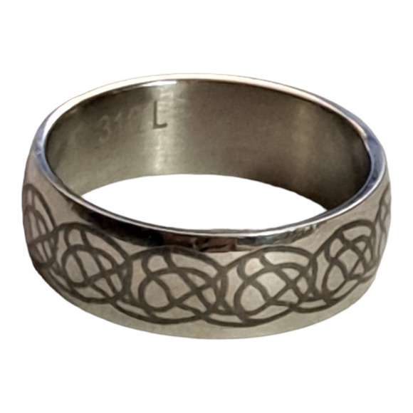 Stainless steel cross with Celtic design‎ band size 12 - Picture 1 of 3